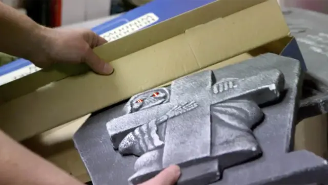 장식품 상자 속에서 발견된 편지