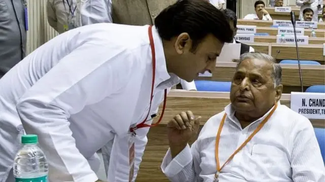 अखिलेश यादव