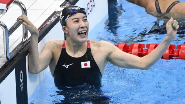 オリンピック　水泳1000円メダル シンガポールで行われた水泳の世界選手権が3日、幕を閉じました