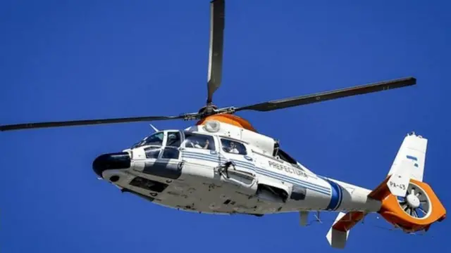 لاعبو الأرجنتين في المروحية