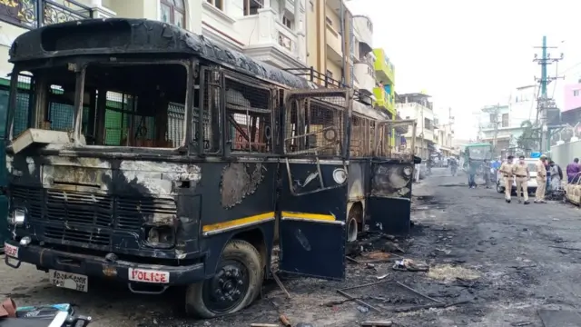 బెంగళూరులో హింస