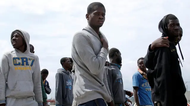 Прибывшие в Европу мигранты