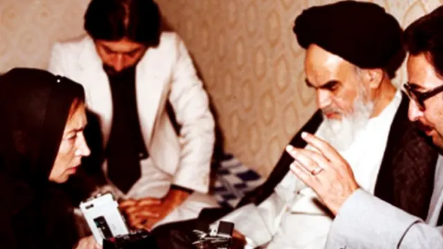 آقای بنی‌صدر مصاحبه اوریانا فالاچی با روح‌الله خمینی را ترجمه همزمان می‌کرد