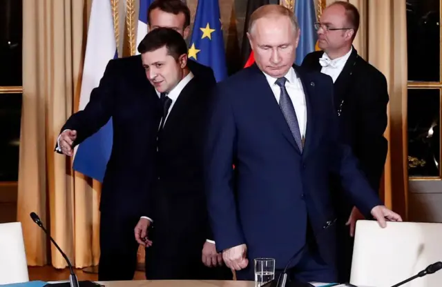 Зеленский менен Путин 2019-жылы Парижде жолугушкан