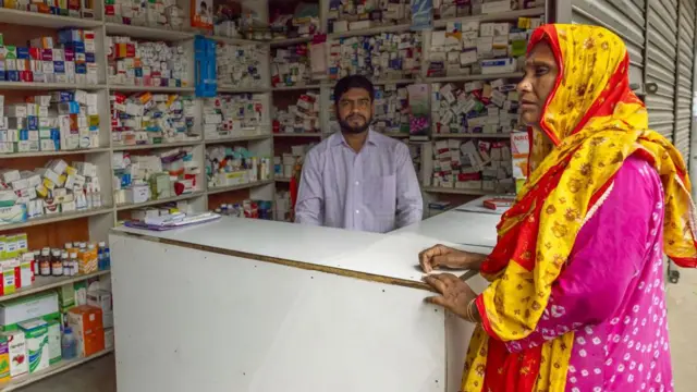 ওষুধের অস্বাভাবিক মূল্যবৃদ্ধিতে সাধারণ মানুষের নাভিশ্বাস উঠছে