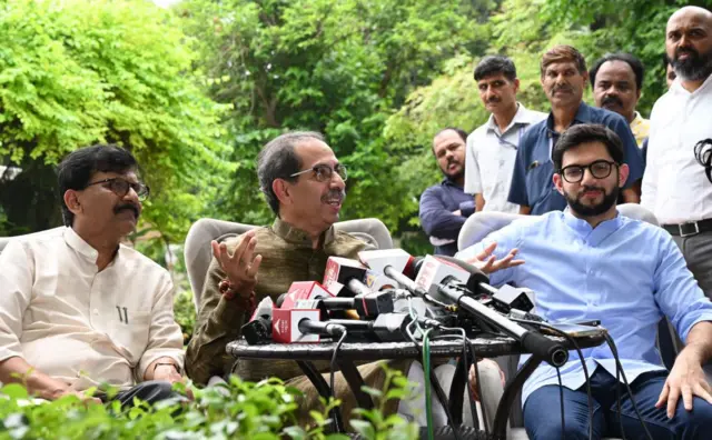 उद्धव ठाकरे यांच्या नेतृत्वातील शिवसेना महाविकास आघाडीतील घटक पक्ष आहे.