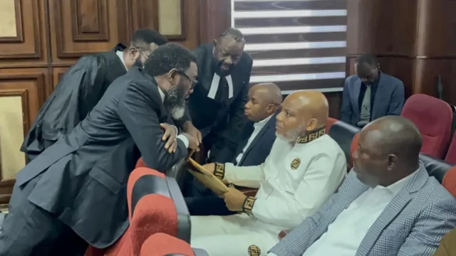 Kanu atawón agbẹjọro rẹ nile ẹjọ Abuja