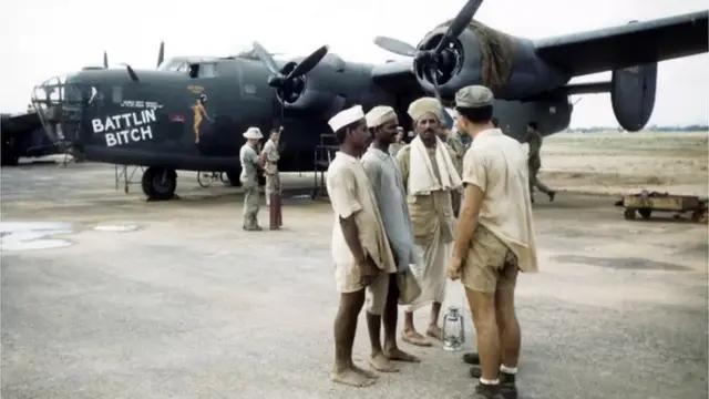 ভারতীয় সংস্থাগুলো দ্বিতীয় বিশ্বযুদ্ধের পরে যুক্তরাষ্ট্রের ফেলে যাওয়া বিমানগুলি সস্তায় কিনে নিয়েছিল