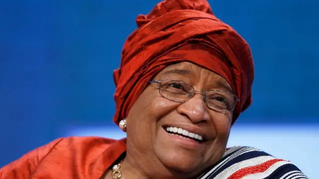 Ellen Johnson Sirleaf sonriente
