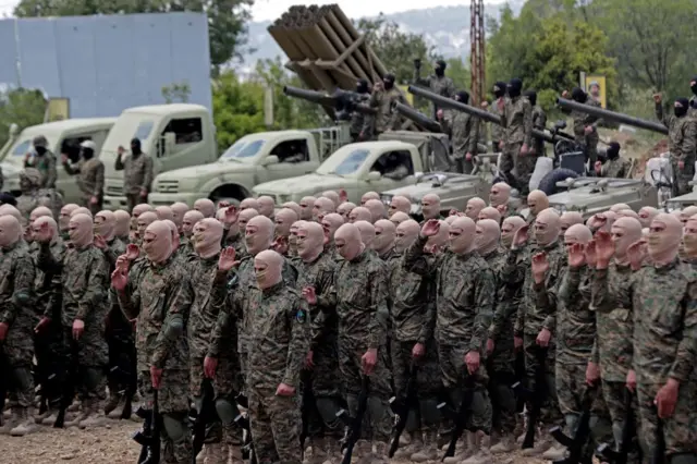 Combattants du Hezbollah lors d'une cérémonie en mai 2023