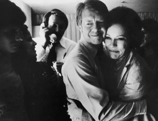 جیمی کارتر زمانی که در آکادمی نیروی دریایی بود با روزالین اسمیت ازدواج کرد. آنها هفتاد و پنجمین سالگرد ازدواج خود را در سال ۲۰۲۱ جشن گرفتند