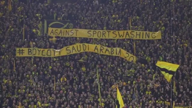 L'Arabie saoudite a été critiquée pour ses dépenses massives dans le domaine du football.
