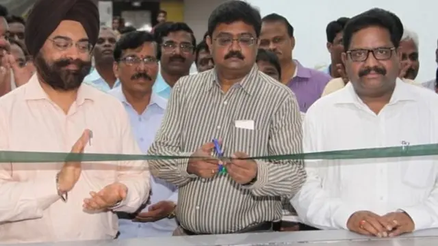 பள்ளிக் கல்வித் துறை செயலாளர் உதயசந்திரனை இடமாற்றம் செய்யக்கூடாது