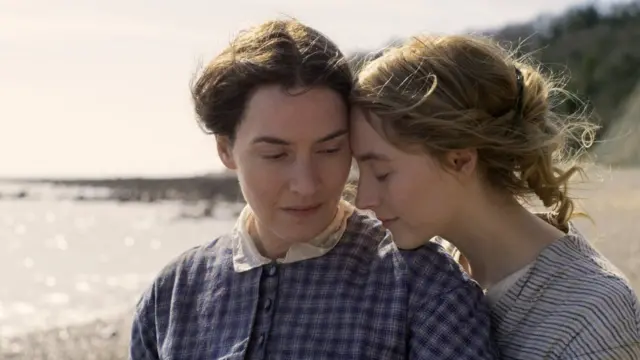 Kate Winslet e Saoirse Ronanjogo de baralho de cassinoAmmonite