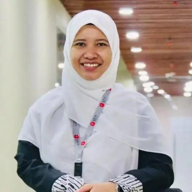 Cilmi-baare ka tirsan BRIN, Athiqah Nur Alami, ayaa ku baaqday in si aan rasmi ahayn loo wajaho ururada Islaamiga ah.