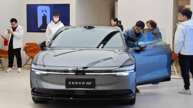 بیش از نیمی از ماشین‌هایی که در ماه ژوییه در چین فروخته شده الکتریکی یا هیبرید-الکتریکی بودند