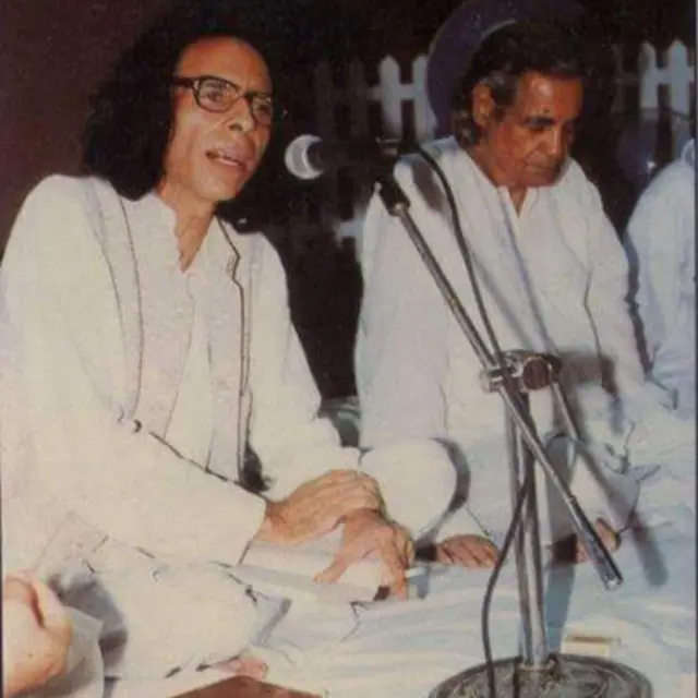 जौन एलिया अली सरदार जाफ़री के साथ.