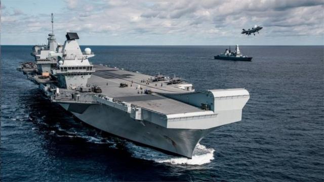 英国首相约翰逊承诺要恢复英国"欧洲第一海上强国"的地位，"复兴英国造船业"。图为英国的新航母伊丽莎白号