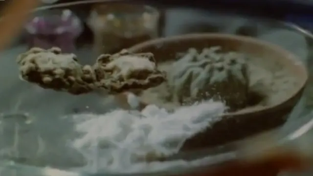 या प्रयोगात पेशंट्सला वेगवेगळ्या ड्रग्सचं मिश्रण दिलं जायचं