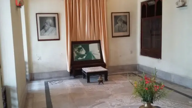 জোড়াসাঁকো ঠাকুরবাড়ির এই ঘরেই মৃতু্য হয় রবীন্দ্রনাথ ঠাকুরের