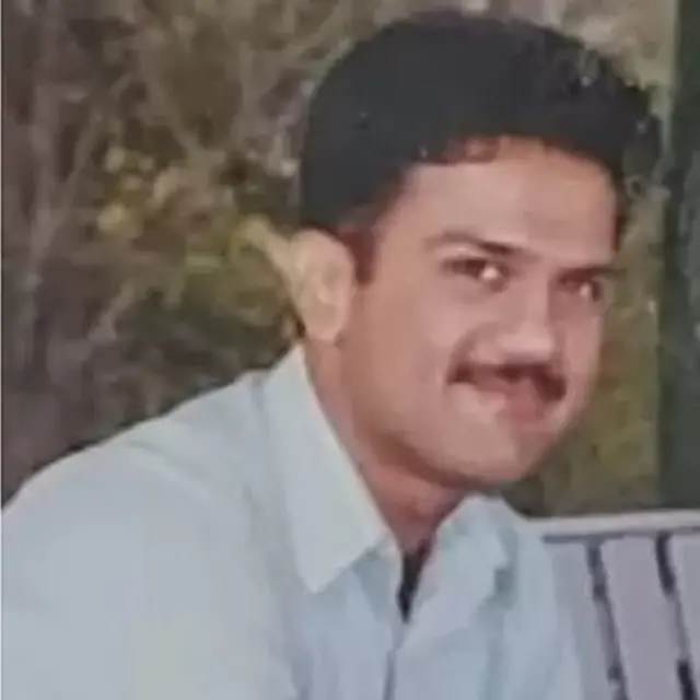 वक़ार ज़िया ने जब साल 1996 में यूईटी तक्षिला में दाख़िला लिया था तब उनके पास कंप्यूटर नहीं था