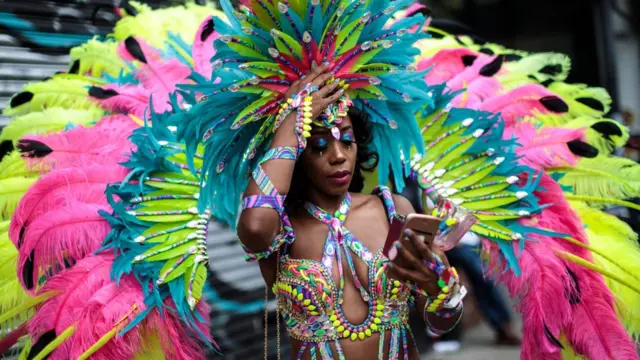 يجتذب المهرجان السنوي أكثر من مليون شخص كل عام.