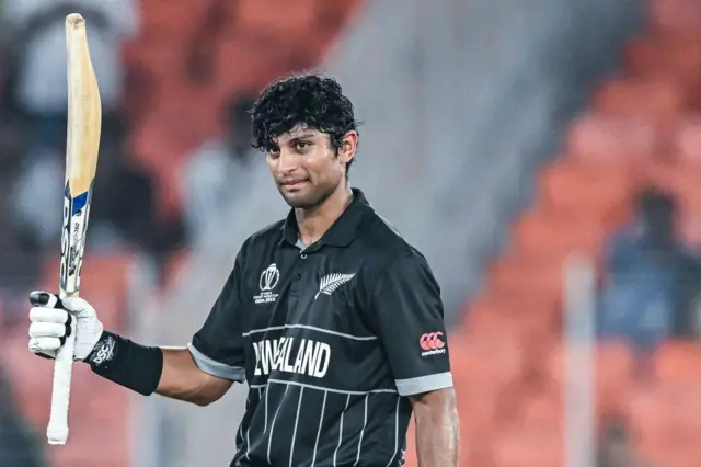 इंग्लंडविरुद्ध शतक साजरं करताना