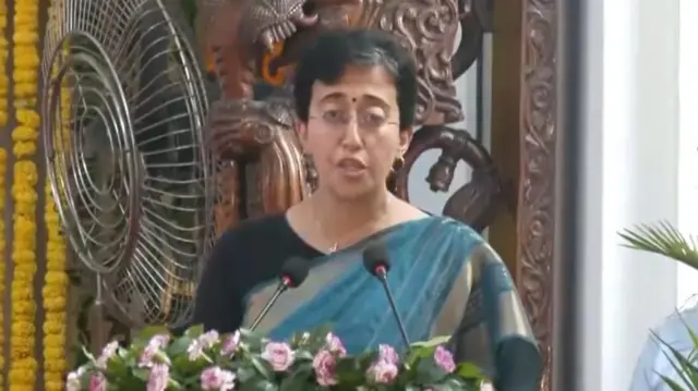 அமைச்சரான அடுத்த ஆண்டே முதல்வராகும் அதிஷி - டெல்லி அரசியலில் வேகமாக வளர்ந்தது எப்படி? 