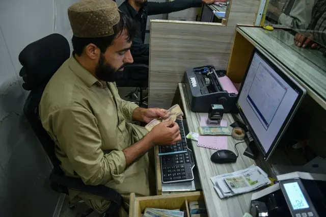 افغانستان، طالبان، معیشت