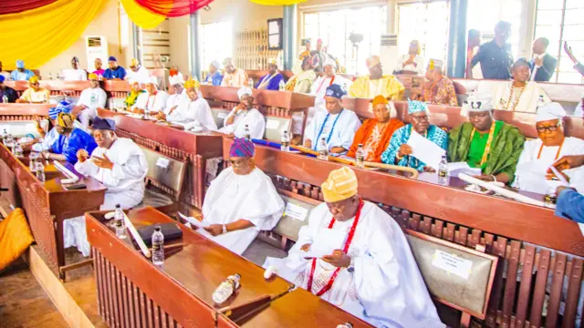 Awọn lọbalọba nibi ipade naa