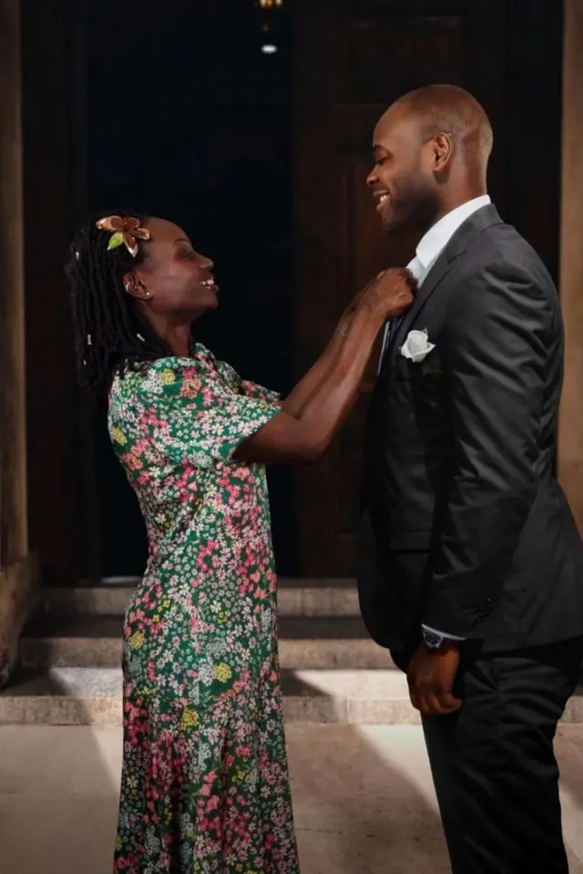  Helena Awuakye alichagua kukutana siku ya harusi ya mwanawe mnamo 2030.