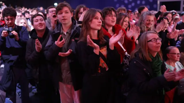 Los jóvenes alemanes se han visto también atraídos por lo opuesto a la extrema derecha: el partido La Izquierda logró un muy buen resultado gracias al apoyo de los votantes jóvenes.