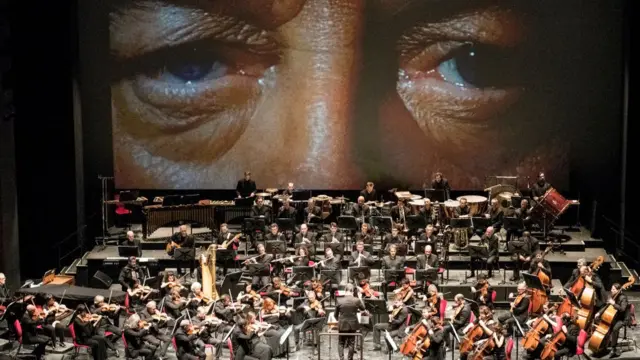 Orquesta toca la música de Morricone