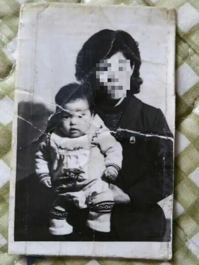 북한에서 찍은 이유정씨와 이씨의 어머니 사진