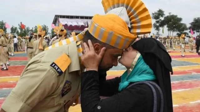 پولیس اہلکار