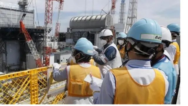 후쿠시마 원전 사고는 2011년 대규모 지진과 이후 쓰나미로 발생했다