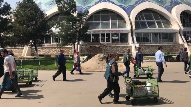 Ҳукумат расмийларига кўра, ўтган йил охирида ўртача маош 14,2 фоизга ошган.