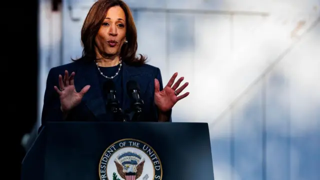 अमेरिका की उपराष्ट्रपति कमला हैरिस