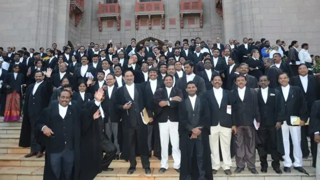 న్యాయవాదులు