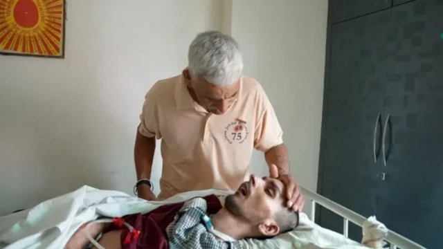 ਅਸ਼ੋਕ ਰਾਣਾ ਆਪਣੇ ਪੁੱਤਰ ਹਰੀਸ਼ ਨਾਲ