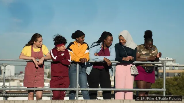 Adegan dalam film Rocks