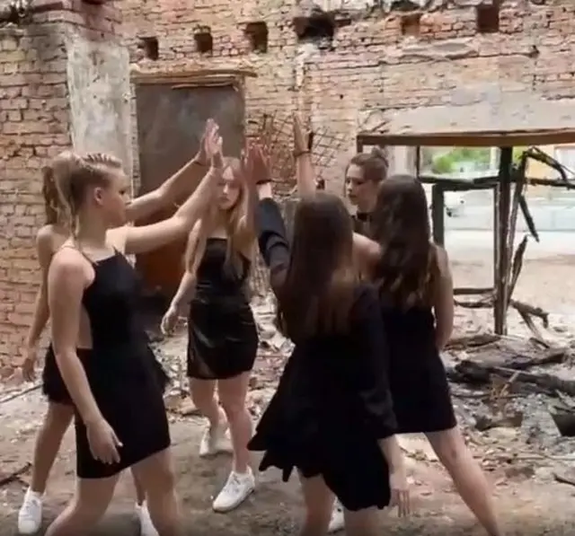 Вальс на руинах школы