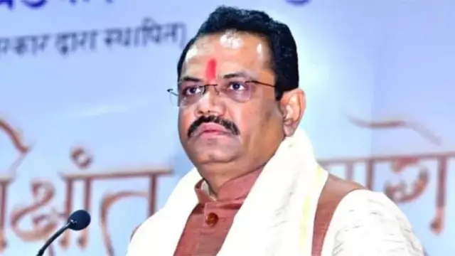 గుజరాత్ విద్యాశాఖమంత్రి జితు వాఘాని