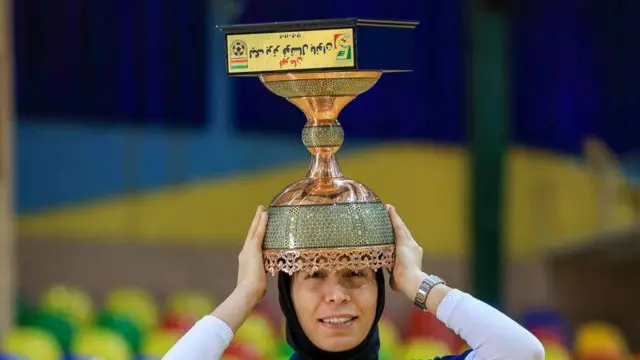 بازیکن تیم زنان پالایش نفت آبادان