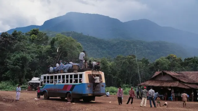 แขวงอัตตะปือ และประเทศลาว