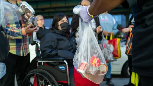 Reparto de comida en el Bronx, Nueva York (septiembre 2022).