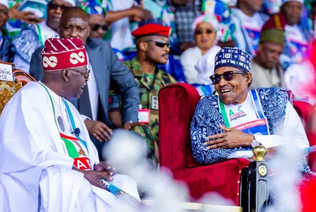 Tinubu pẹlu Aarẹ Buhari