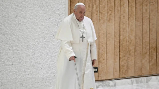 Papa Francis amaranye imyaka irenga 60 ubumuga mu mahaha.