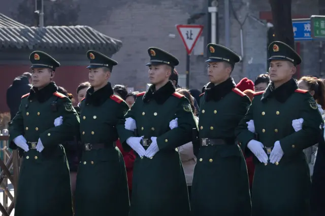 Люди в военной форме