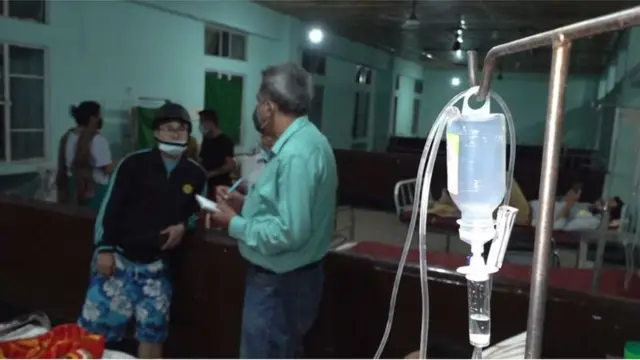 మణిపూర్ ఆసుపత్రిలో మియన్మార్‌ శరణార్థులు కొందరు చికిత్స పొందుతున్నారు